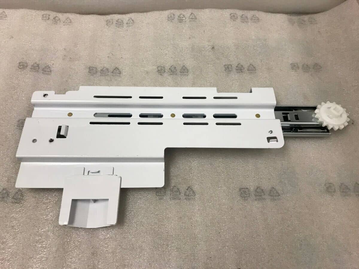 DA97-13261B RAIL D'ASSEMBLAGE BAS GAUCHE