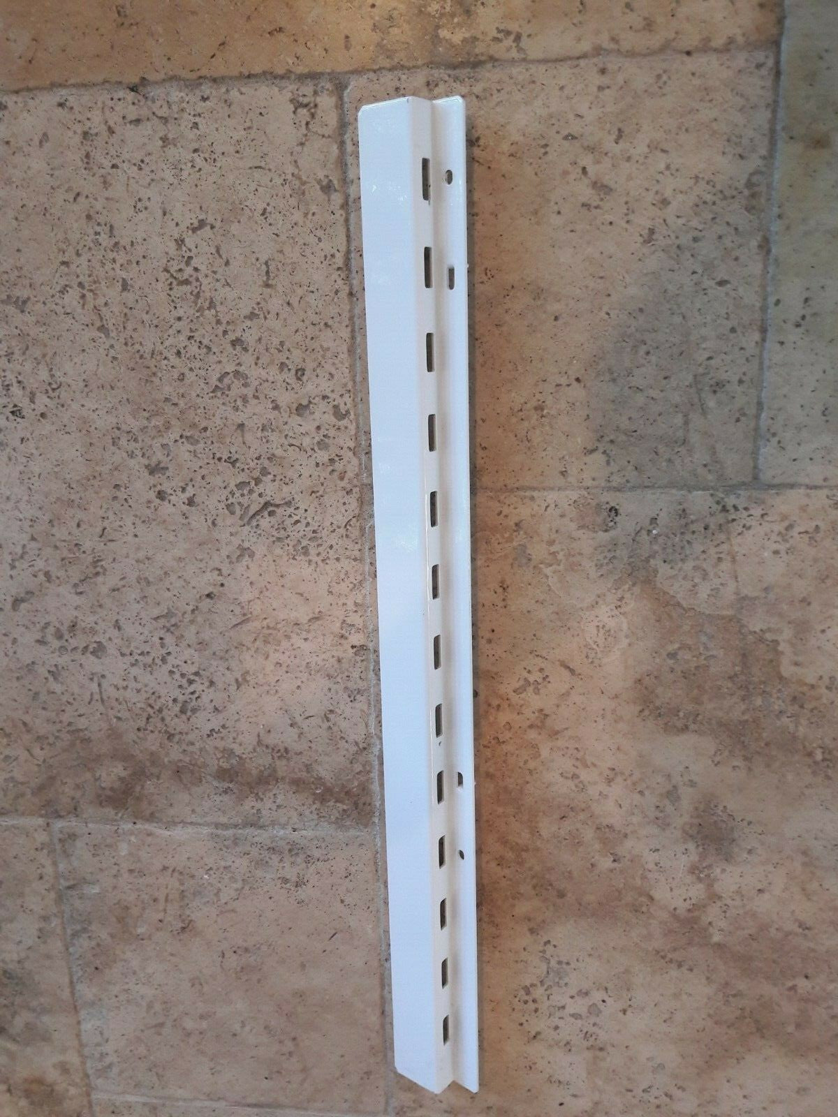 DA61-04328A ANGLE-SHELF REF SIDE R