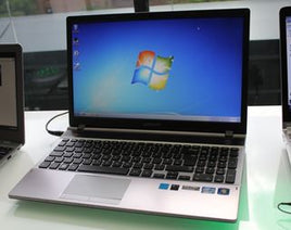 Samsung NP545XLAKA8VZ: 15.6-inch Multimedia Laptop with Deep Bass Speakers and AI-Enhanced Video Calls.